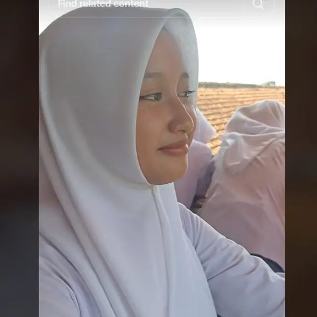 Viral Anak SMA Mirip Jennifer Coppen, Disebut Cantik Natural dan Mamari Versi Hijab.