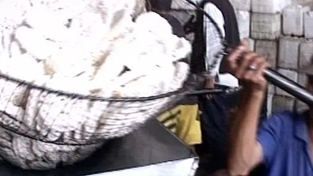 Kerupuk Udang Haji Kusnadi Bantah Pakai Pengawet
