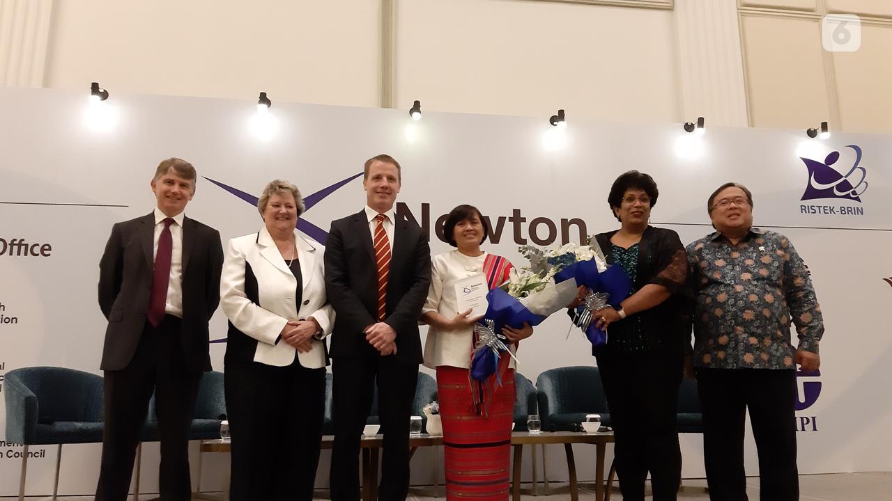 Harkunti Pertiwi Rahayu (tengah), Dubes Inggris Owen Jenkins (paling kiri), dan Menristek/Kepala BRIN Bambang Brodjonegara (paling kanan).