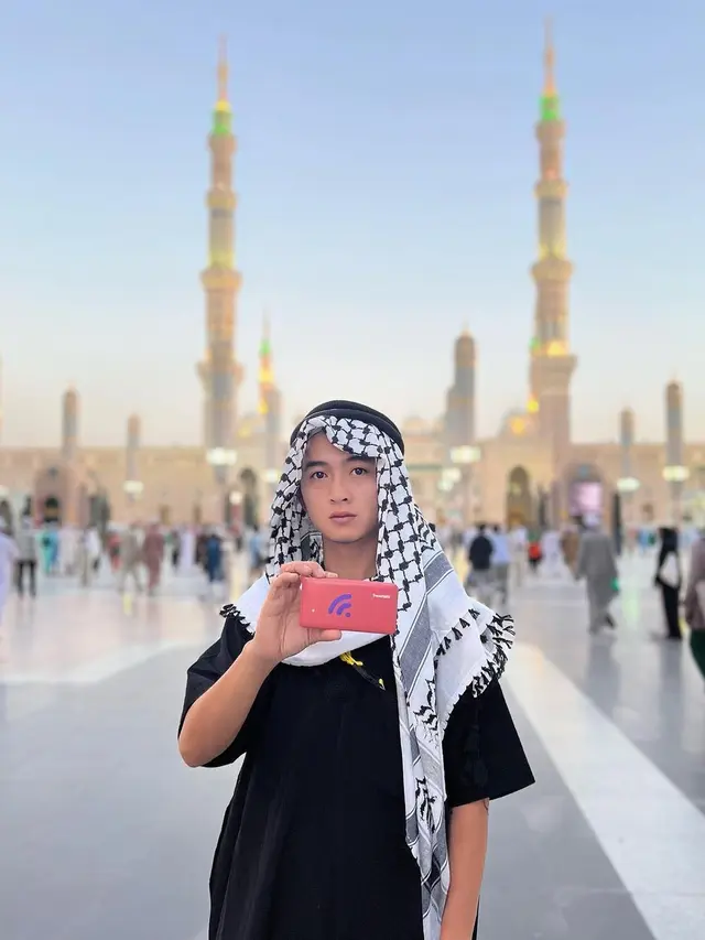 Sensen Asisten Raffi Ahmad Jalani Umroh