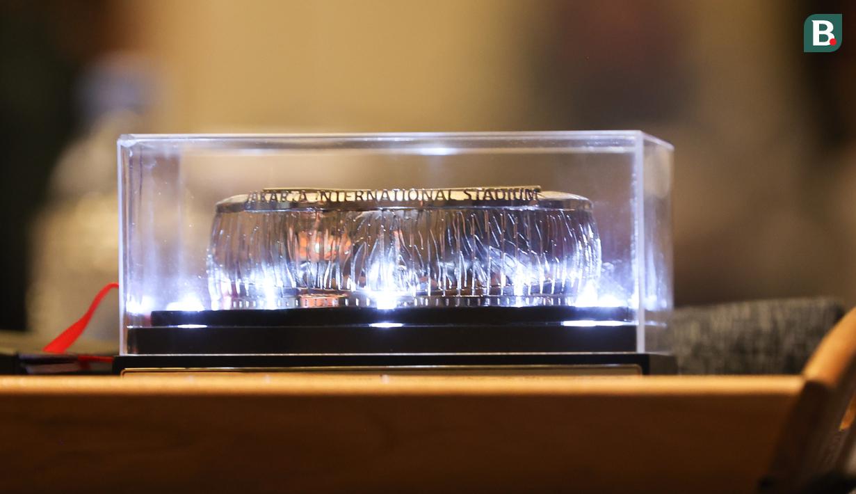 Miniatur Jakarta International Stadium pada acara penandatanganan nota kesepamahaman atau MOU kerja sama Persija Jakarta dan Jakpro, Kamis (20/2/2025) di Morrisey Hotel, Jakarta Pusat.