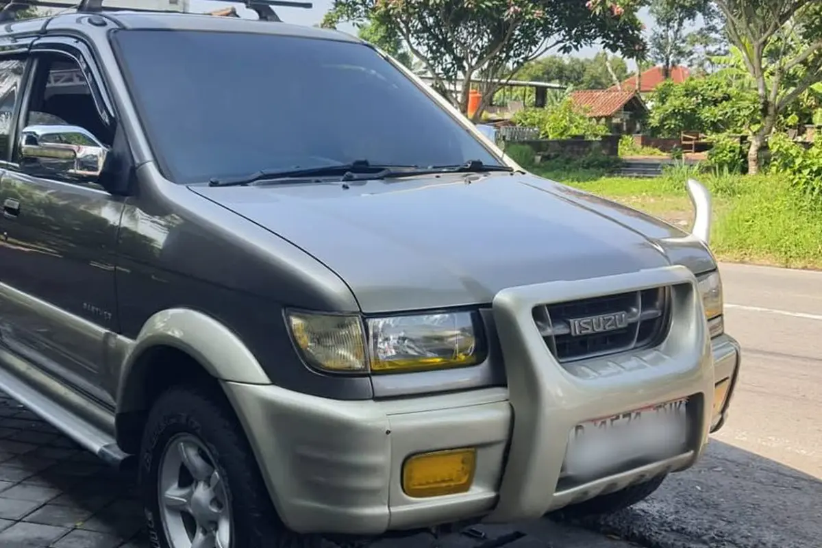 Isuzu Panther Grand Touring