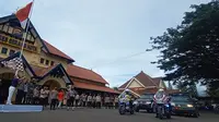 Pelepasan Bantuan Sembako Bagi Warga Terdampak Covid-19 Di Polres Serang Kota. (Rabu, 23/03/2021). (Liputan6.com/Yandhi Deslatama).
