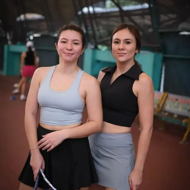Kompak Bareng Shalom, Ini 7 Potret Wulan Guritno Saat Main Tenis