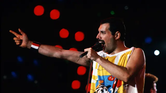 Freddie Mercury (ashleyshockey.com)