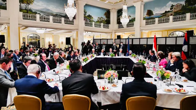 Presiden Joko Widodo (Jokowi) dan sejumlah pemimpin negara ASEAN bertemu dengan para pengusaha Amerika Serikat (AS), pada Kamis (12/05/2022) waktu setempat. (Foto: Laily Rachev)