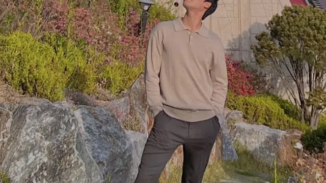 Ide Outfit Boyfriend Material dari Lee Do Hyun. [@ldh_sky]