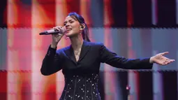 Penampilan Raisa menjadi salah satu yang paling ditunggu di hari kedua gelaran KapanLagi Buka Bareng (KLBB) Festival 2026. Tampak dalam foto, penyanyi, Raisa, saat tampil pada hari kedua gelaran KapanLagi Buka Bareng (KLBB) Festival 2026 di Stadion Madya, Kompleks Gelora Bung Karno, Senayan, Jakarta, Minggu 1 Maret 2026. (Bola.com/Bagaskara Lazuardi)