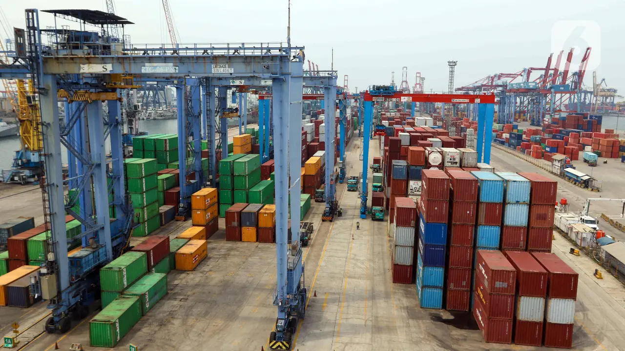 FOTO: Neraca Perdagangan Januari 2022 Surplus USD 930 Juta