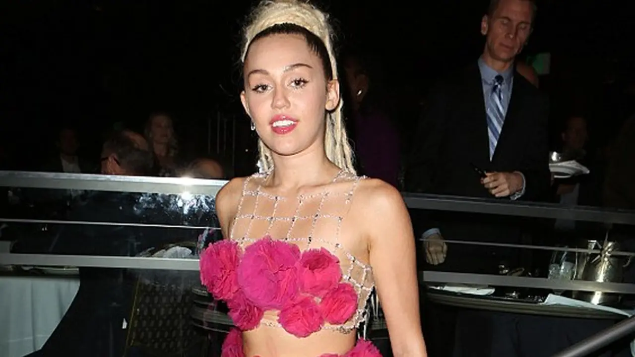 Miley Cyrus (Dailymail.com)