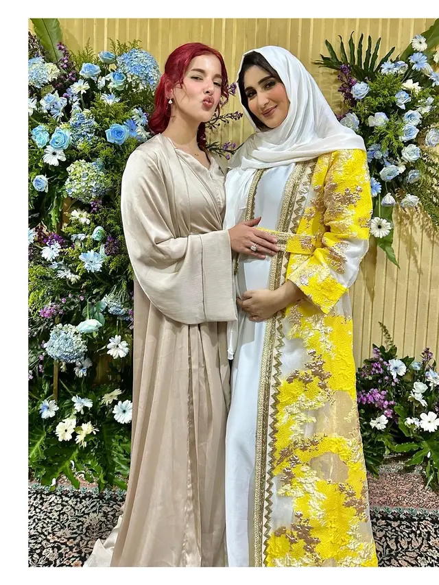 Tania Nadira dan suami