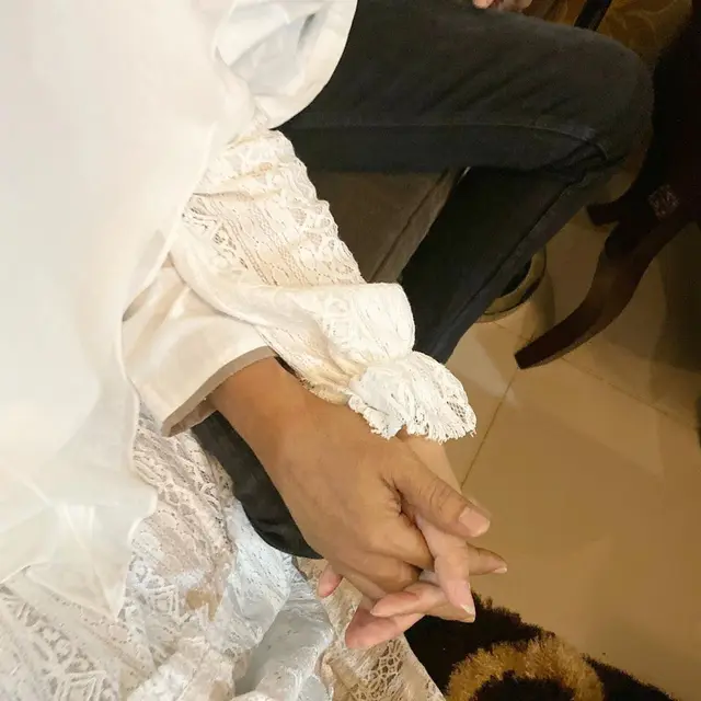 Sempat Dirahasiakan, Ini 6 Potret Meggy Wulandari Bersama Suami Barunya