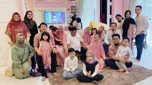 7 Momen Kenangan Oki Setiana Dewi dan Ria Ricis Bersama Sang Ayah Sebelum Meninggal