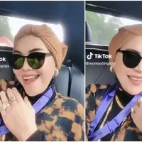 Umi Kalsum, ibu Ayu Ting Ting gemar tampil glamor di berbagai kesempatan. [Instagram @mom_ayting92_]