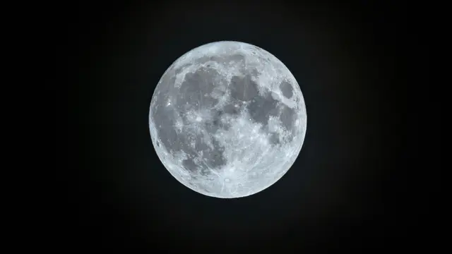 Ilustrasi Bulan Purnama