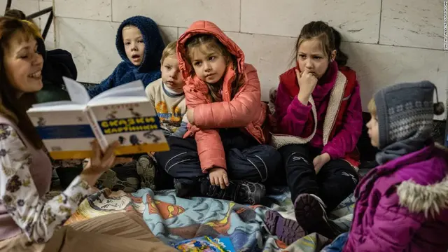 Ilustrasi anak Ukraina selama serangan rudal besar-besaran Rusia