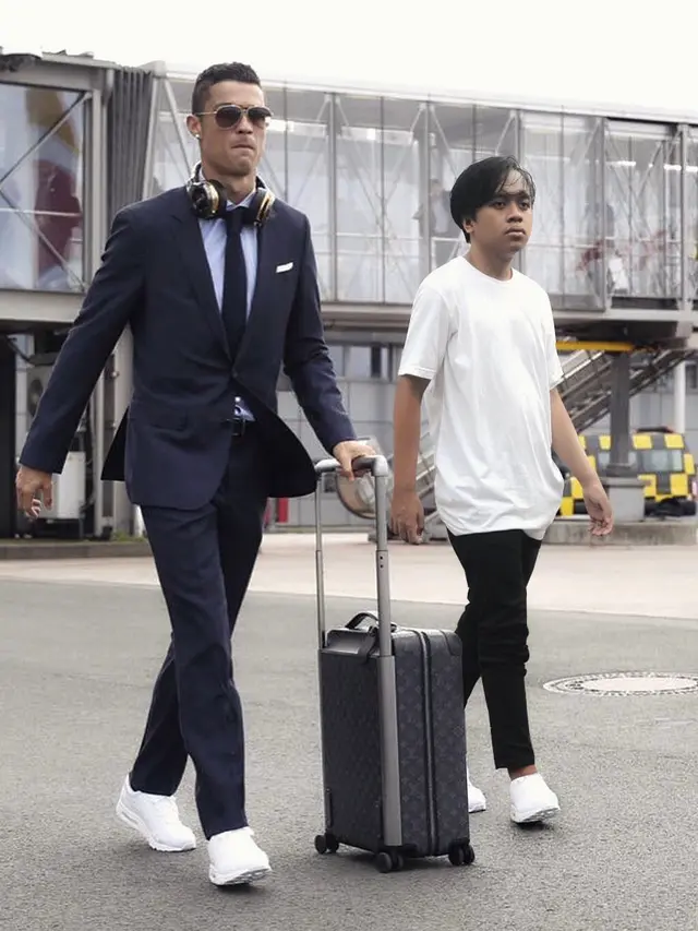 Bak Sahabat Dekat, 6 Editan Foto Bareng Cristiano Ronaldo Ini Kocak