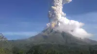 Gunung Sinabung Erupsi 3 Kali Sabtu Pagi Ini ( BPBD Karo)