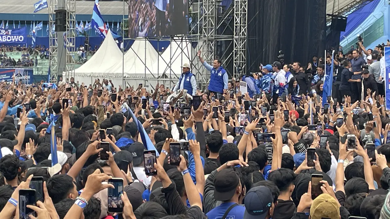 Capres nomor urut 2 Prabowo Subianto kampanye akbar di Stadion Gajayana Malang, Jawa Timur pada Kamis (1/1/2024).