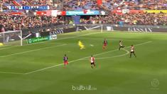 Berita video highlights Eredivisie 2017-2018 antara Feyenoord melawan Ajax dengan skor 1-4. This video presented by BallBall.