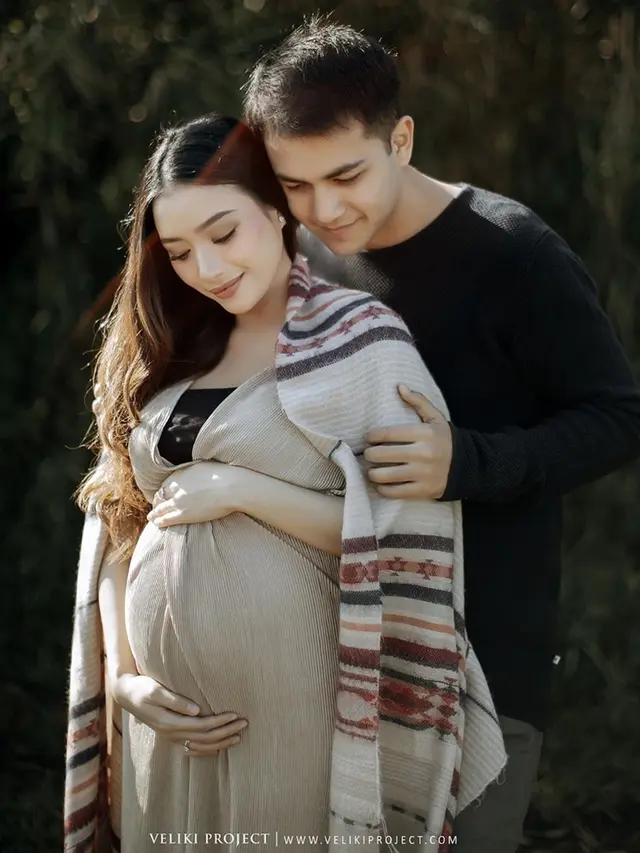6 Potret Adzana Bing Slamet Istri Rizky Alatas Saat Pamer Baby Bump, Memesona