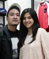 Pasangan selebriti DJ Una dan suami, DJ Rahma tengah menanti kehadiran anak pertamanya. Pasangan ini nikah sejak Juli 2017, Putri Una mengandung memasuki trimester kedua. (Nurwahyunan/Bintang.com)