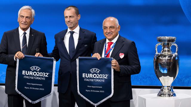 Euro 2028 di Britania Raya-Irlandia dan 2032 Italia-Turki