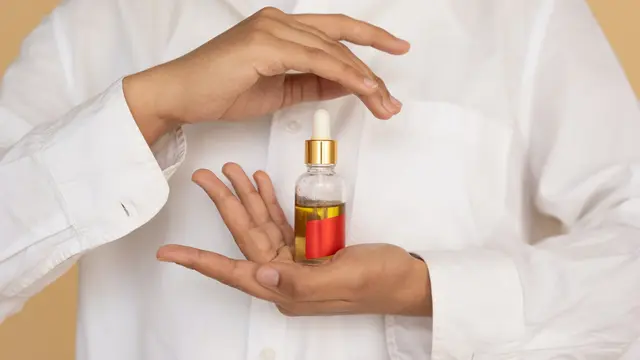 Menggunakan minyak esensial (Rosemary)