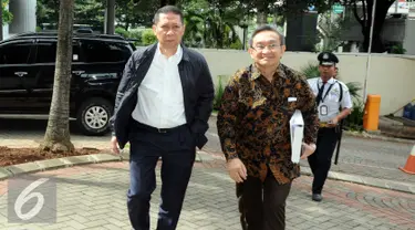 Mantan Direktur Utama PT Pelindo II Richard Joost Lino saat tiba di KPK, Jakarta, Jumat (5/2). RJ Lino diperiksa terkait dugaan kasus korupsi pengadaan quay container crane (QCC) tahun 2010. (Liputan6.com/Helmi Afandi)
