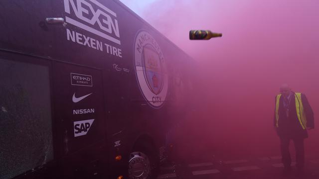 Cara Pendukung Fanatik Liverpool saat Sambut Pemain Manchester City