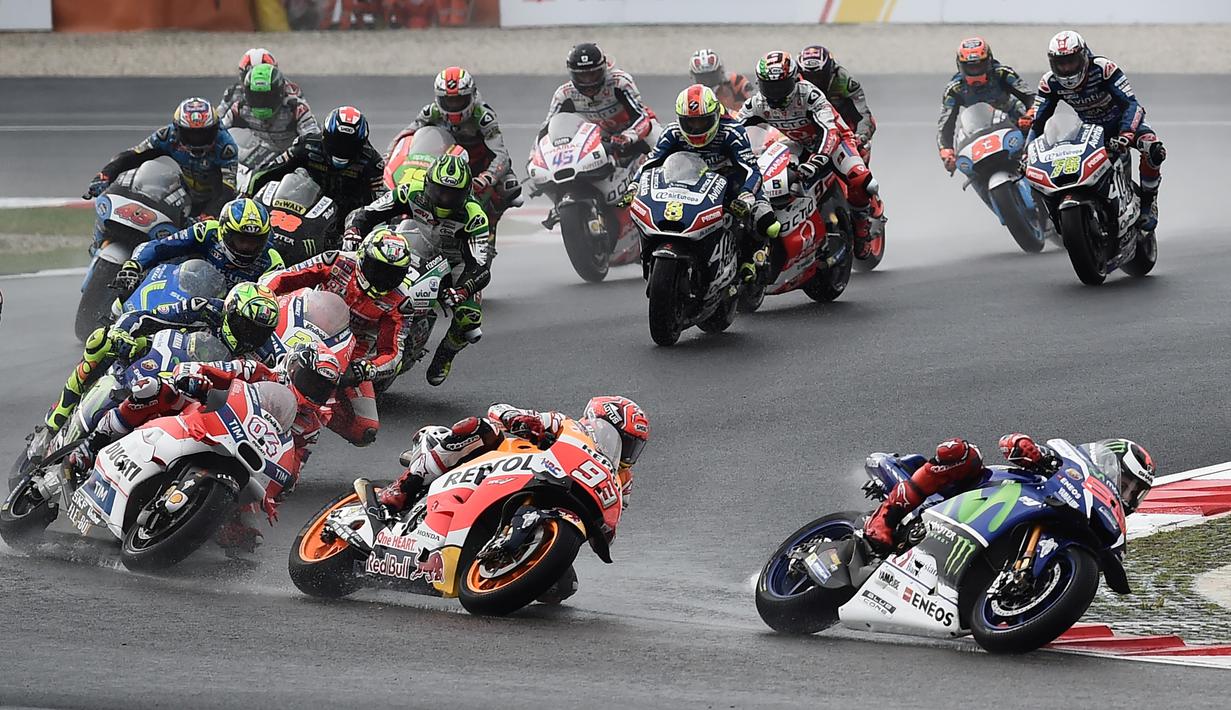 Kesempatan meraih gelar tim terbuka lebar setelah Movistar Yamaha meraih dobel podium pada MotoGP Malaysia di Sirkuit Sepang, Minggu (30/10/2016). (AFP/Manan Vatsyayana)