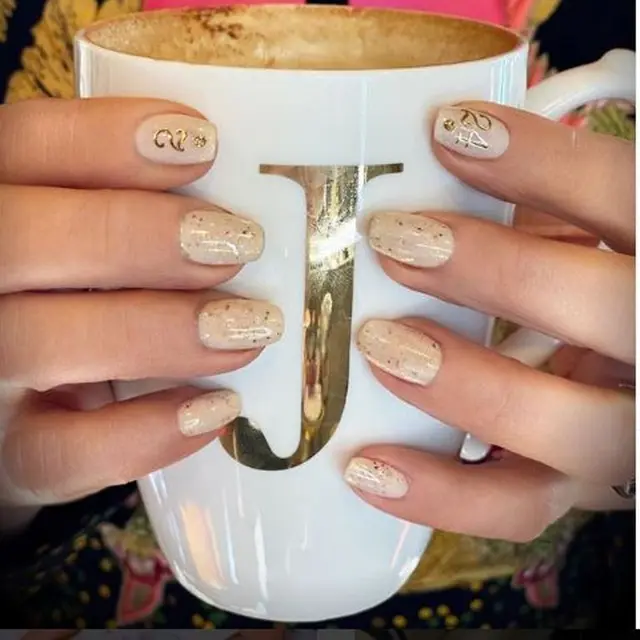 Nail Art Jennifer Lopez untuk Mengenang Kobe Bryant