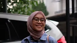 Lesti tampil modis menggunakan pakaian ala cewe kue. Laporan tindak KDRT ini telah dikonfirmasi Kasi Humas Polres Jakarta Selatan, AKP Nurma Dewi. (Instagram/@lestykejora)