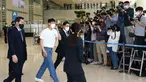 Penyerang Tottenham Hotspur asal Korea Selatan Son Heung-min saat tiba di Bandara Internasional Incheon, Seoul (24/5/2022). Son Heung-min resmi menjadi top skor Liga Inggris 2021-2022 dan masuk dalam buku sejarah Liga Inggris. (AFP/Yonhap)