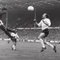 Nobby Stiles sukses meredam Eusebio di semifinal Piala Dunia 1966. (Twitter)