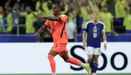 Belanda tidak tinggal diam. Virgil van Dijk dan kawan-kawan menekan pertahanan Blue Samurai dan berhasil unggul lagi lewat gol Crysencio Summerville yang memaksimalkan umpan Ryan Gravenberch pada menit ke-64. (AP Photo/Tony Guttierez)