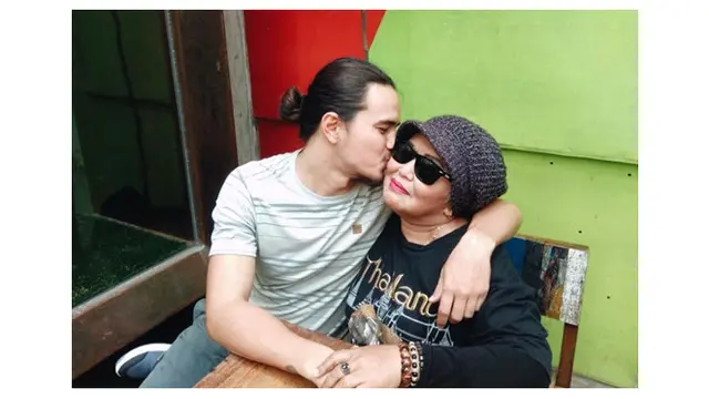 Potret Tampan David John, Aktor yang Bintangi Koboy Kampus
