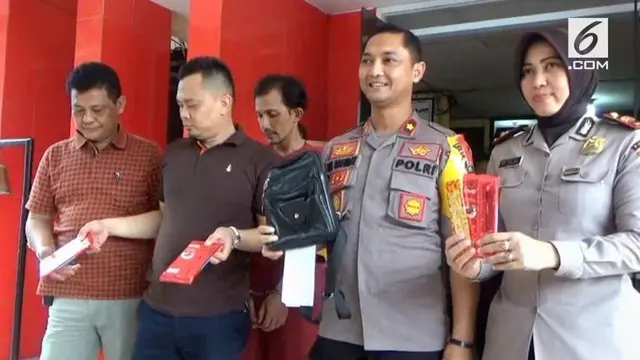 Hanya karena ingin bersenang-sedang dengan kekasihnya, seorang buruh bangunan di kota Palembang, Muhammad Taufik, nekat mencuri 49 batang coklat di Supermaket Pasar Raya Bandung, lantai tiga Kelurahan 18 Ilir,  Kecamatan Ilir Timur Satu Palembang.
