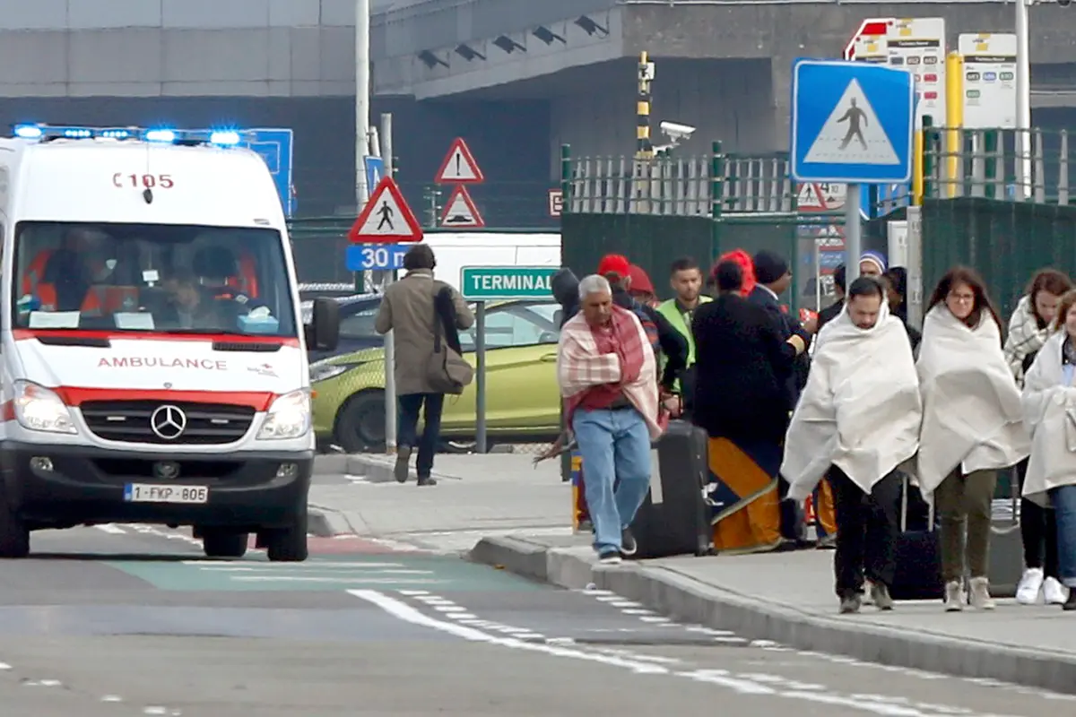 20160322-Warga Kocar-kacir saat Ledakan Menghancurkan bandara Zaventem Belgia