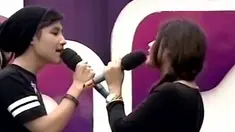 Aurel feat Rasya membawakan lagu Cinta Surga dalam acara inBox SCTV (09/12/2014).