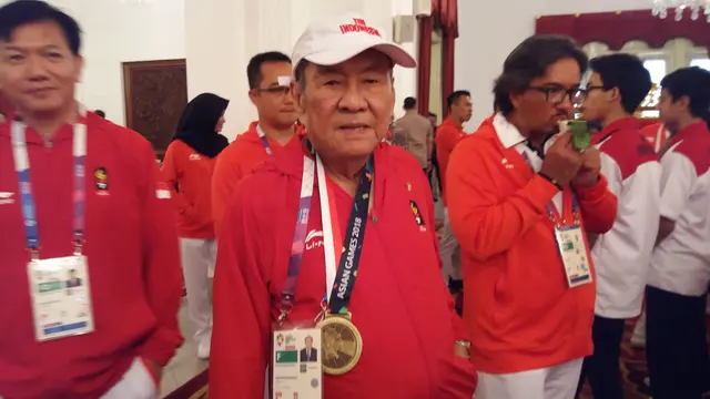Atlet cabang olahraga bridge Bambang Hartono di Istana Negara, Jakarta