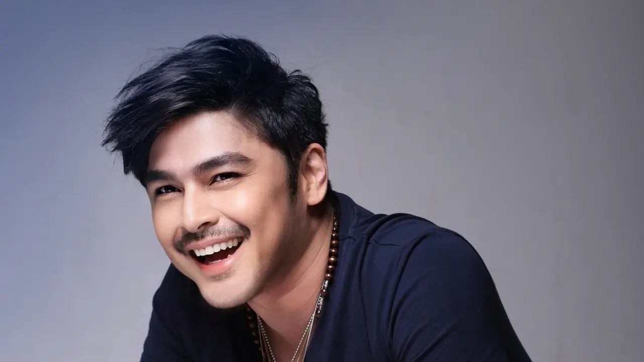 Thomas Djorghi mendaur ulang lagu Marlina dalam versi dangdut.