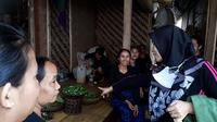 Tim dosen dan mahasiswa UPN Veteran Jakarta melaksanakan pengabdian masyarakat di Desa Lebak Parahyangan, Baduy, Banten.
