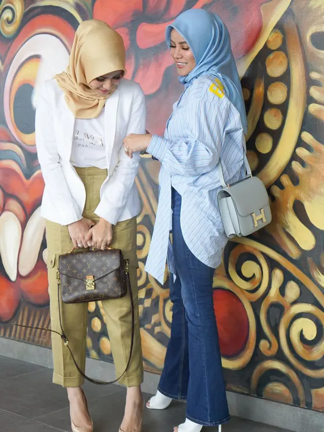 Olla Ramlan bergaya bersama teman (Liputan6.com/Instagram)