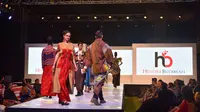 Ketika Batik, Kain Khadi, dan Model India Berpadu