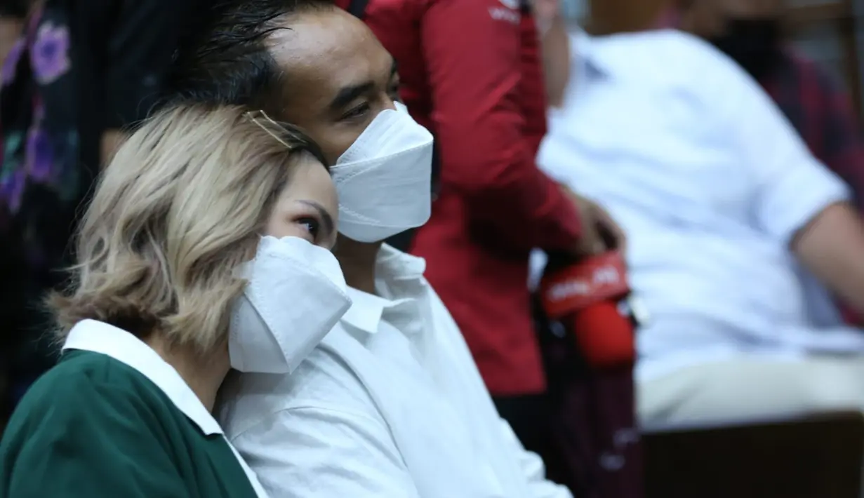 Nia Ramadhani dan Ardi Bakrie sidang Putusan (Budy Santoso/@Kapanlagi.com)