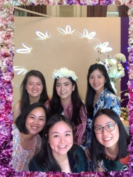 Acara bridal shower Jessica Tanoesoedibjo sarat akan kesan mewah meriah dalam nuansa warna serba ungu. Mulai dari gaun yang dikenakan Jessica hingga dekorasi tempat dan meja makan. Foto: Instagram.