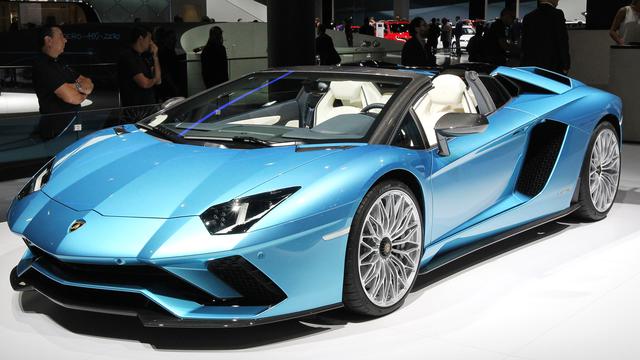 LAMBORGHINI AVENTADOR