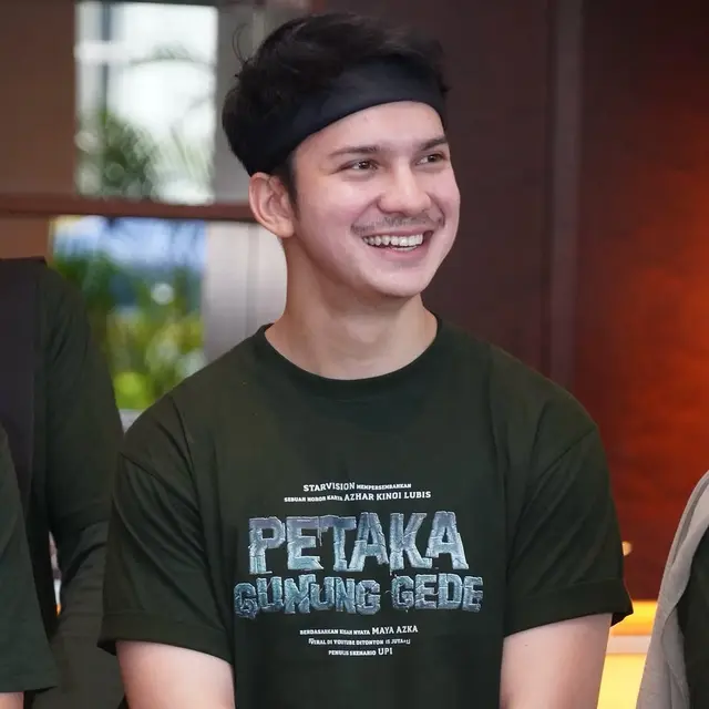 6 Potret Terbaru Endy Arfian Berkumis, Tampil Lebih Dewasa Bikin Pangling
