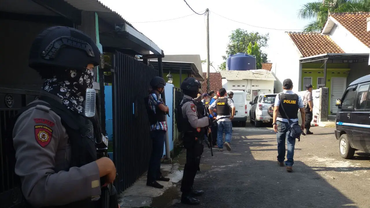 Penggeledahan Rumah Terduga Teroris Tasikmalaya